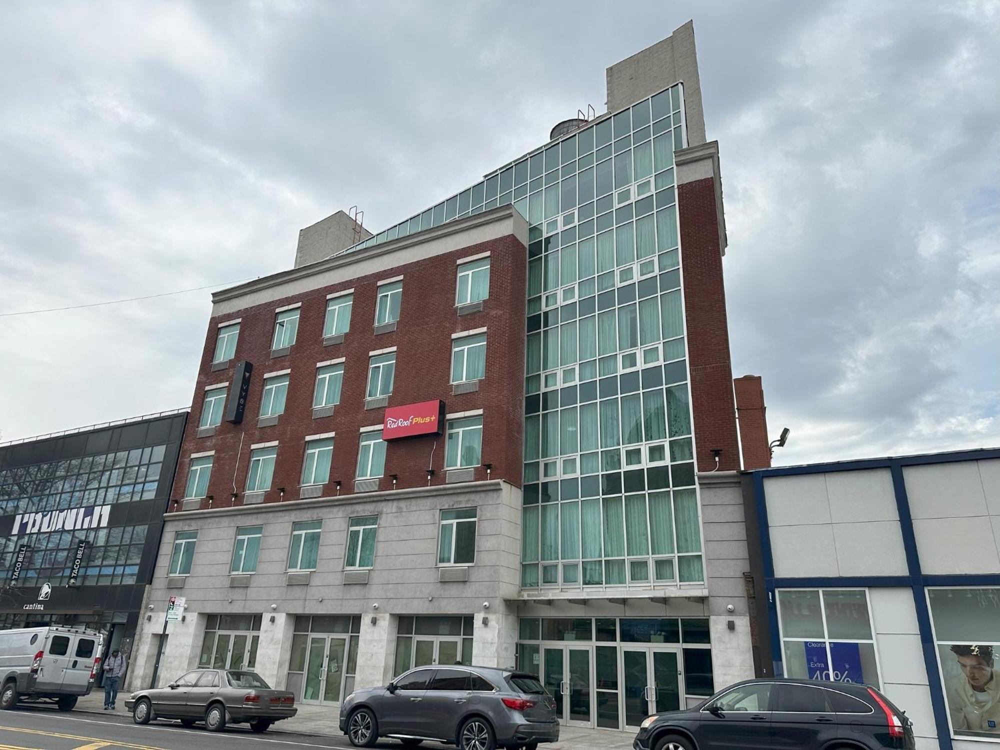 Red Roof Plus Brooklyn - Flatbush Ave นิวยอร์ก ภายนอก รูปภาพ